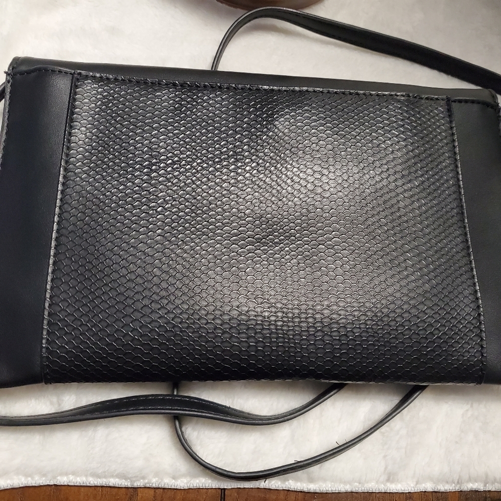 A new day wallet on a string bag - Picture 2 of 3